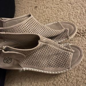 daisy fuentes wedges only worn once size 11